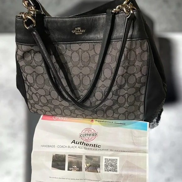 ๐จSOLD๐จ Coach Lexy shoulder bag - Picture 3 of 10